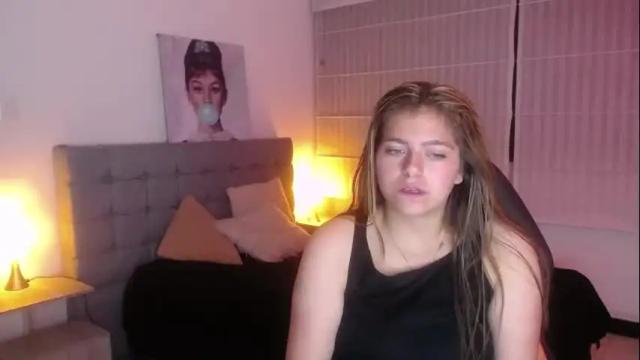 Image 4 of _kitten_1 Stream on Chaturbate on 1 day ago