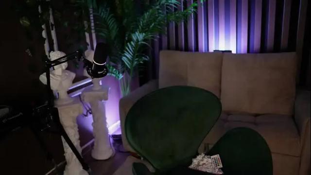 Image 2 of _kleo_ Stream on Chaturbate on 5 days ago