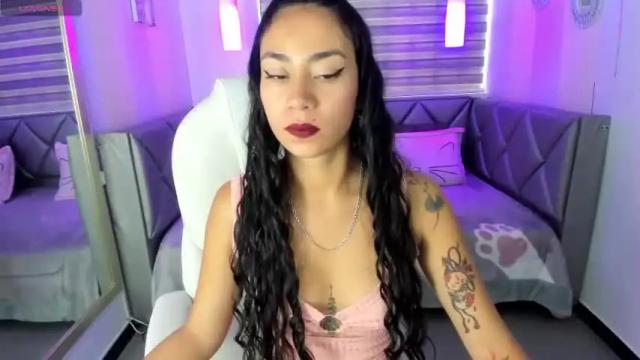 Image 2 of _laaura_ Stream on Chaturbate on 13 months ago