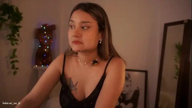 Image 2 of _lady_di Stream on Chaturbate on 1 month ago