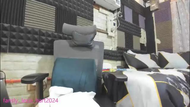 Image 8 of _lexie_hart Stream on Chaturbate on 17 days ago