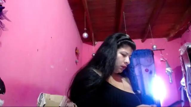 Image 12 of _leyla_an_alexa Stream on Chaturbate on 15 months ago