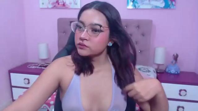Image 2 of _lia_kitty Stream on Chaturbate on 16 months ago