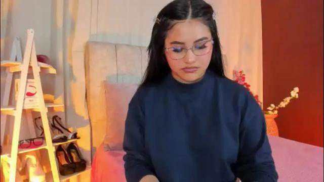Image 3 of _little_ivy Stream on Chaturbate on 1 month ago