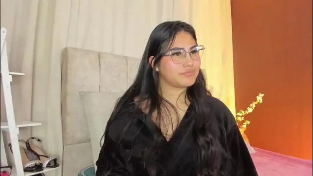 Image 7 of _little_ivy Stream on Chaturbate on 27 days ago