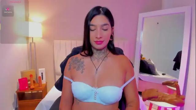 Image 2 of _louane_bour Stream on Chaturbate on 3 months ago