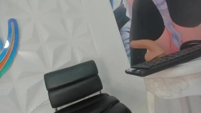 Image 11 of _lucy_sexxx Stream on Chaturbate on 14 months ago