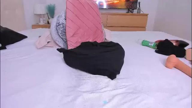 Image 2 of _lyna Stream on Chaturbate on 1 month ago