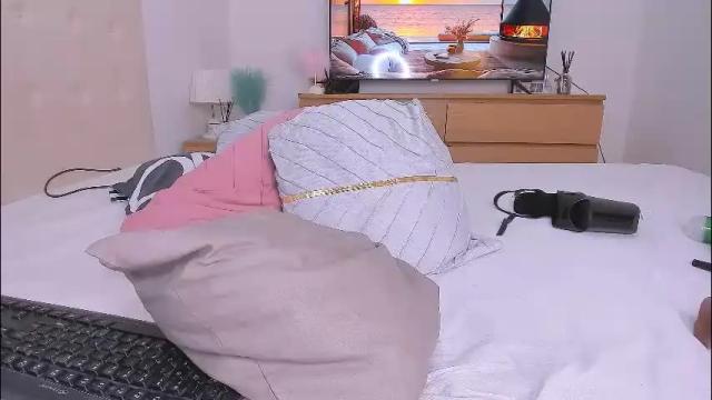 Image 7 of _lyna Stream on Chaturbate on 28 days ago