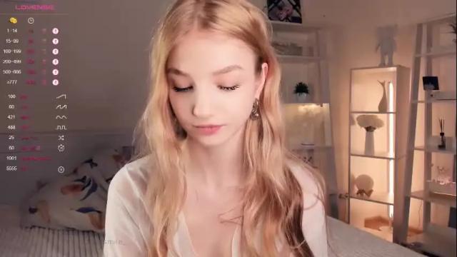 Image 4 of _magic_smile_ Stream on Chaturbate on 8 days ago