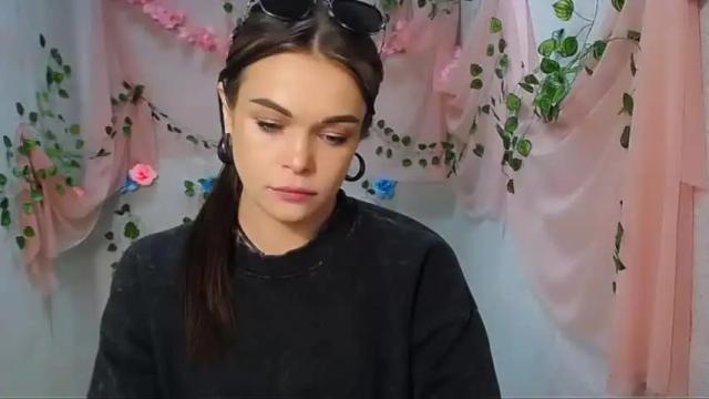 Image 2 of _megan_m Stream on Chaturbate on 13 months ago