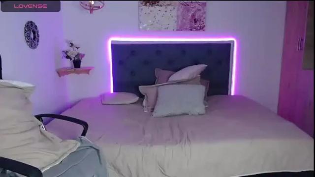 Image 4 of _mia_isa Stream on Chaturbate on 20 months ago