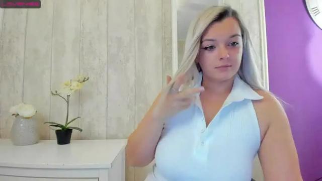 Image 3 of _mistyfox Stream on Chaturbate on 18 months ago