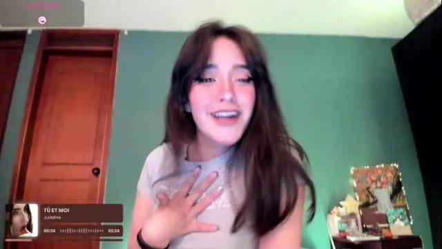 Image 6 of _moon_cake_ Stream on Chaturbate on 10 days ago