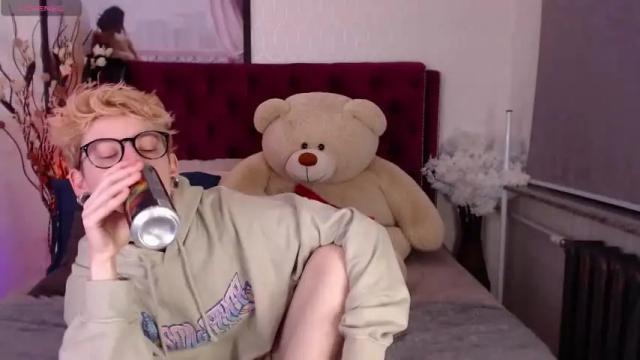 Image 2 of _moonlight_t Stream on Chaturbate on 12 months ago