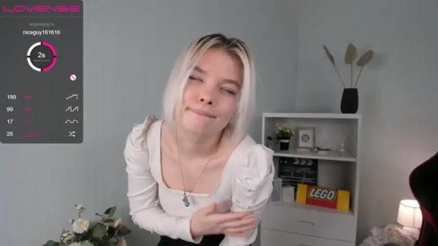 Image 8 of _naked_heart_ Stream on Chaturbate on 18 months ago