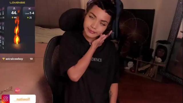 Image 2 of _natashawolf Stream on Chaturbate on 18 days ago