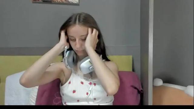 Image 10 of _nika_kik Stream on Chaturbate on 26 days ago