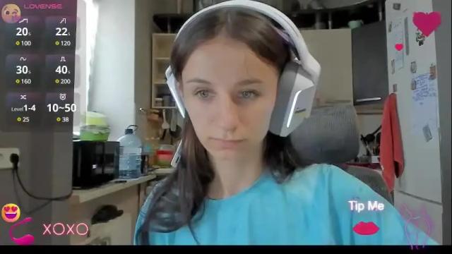 Image 2 of _nika_kik Stream on Chaturbate on 17 days ago