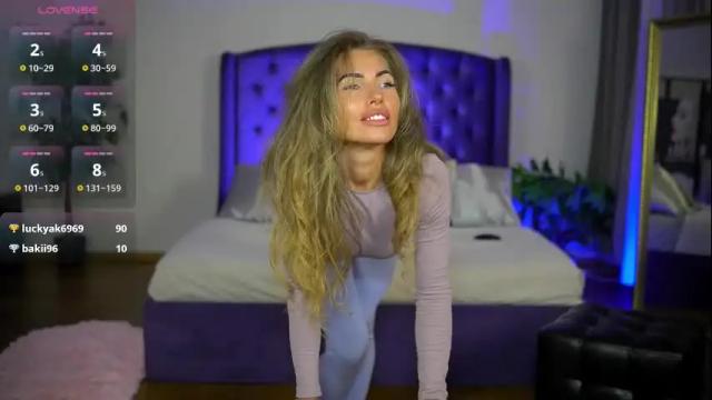 Thumbnail 1, _nikki_moore_'s Stream at Chaturbate, 1 month ago