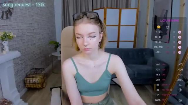 Thumbnail 1, _nixel_'s Stream at Chaturbate, 17 months ago