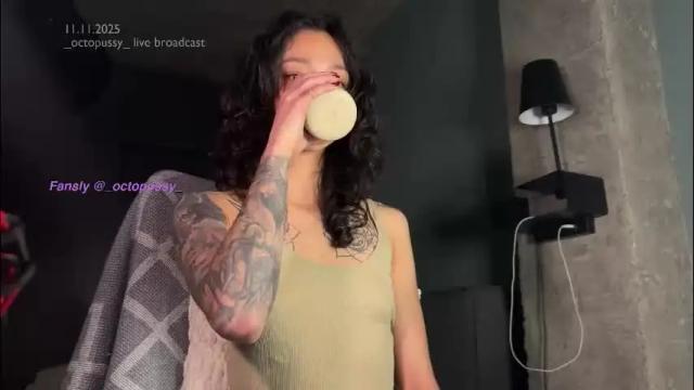 Image 3 of _octopussy_ Stream on Chaturbate on 2 months ago