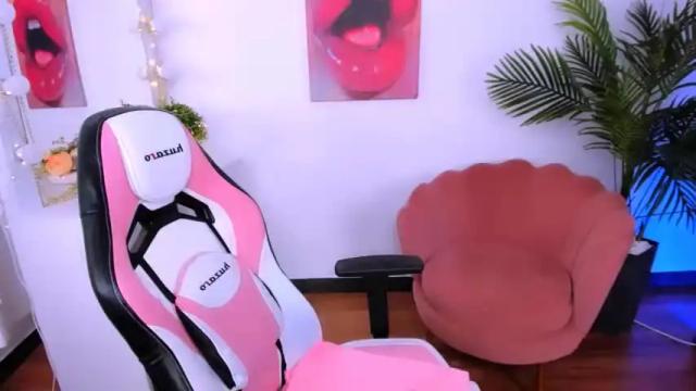 Image 7 of _oliviaaa_ Stream on Chaturbate on 19 months ago