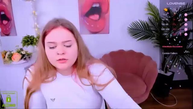 Image 12 of _oliviaaa_ Stream on Chaturbate on 19 months ago