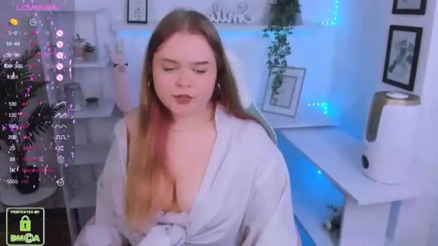 Image 11 of _oliviaaa_ Stream on Chaturbate on 19 months ago