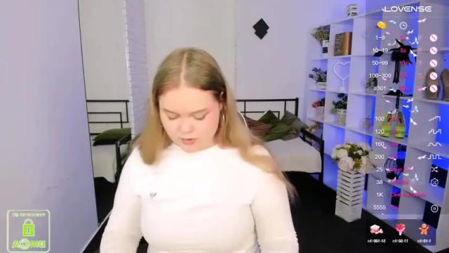 Image 10 of _oliviaaa_ Stream on Chaturbate on 19 months ago