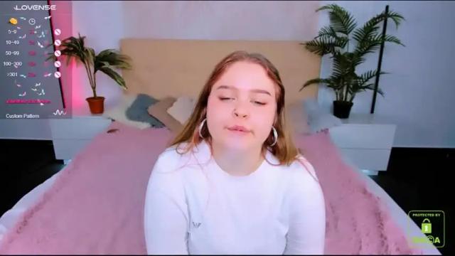 Thumbnail 3, _oliviaaa_'s Stream at Chaturbate, 18 months ago