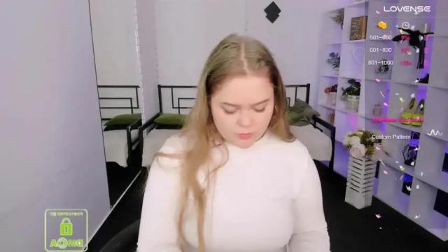 Image 3 of _oliviaaa_ Stream on Chaturbate on 18 months ago