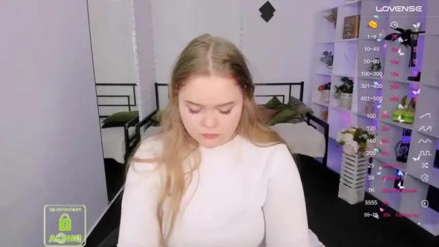 Image 4 of _oliviaaa_ Stream on Chaturbate on 18 months ago