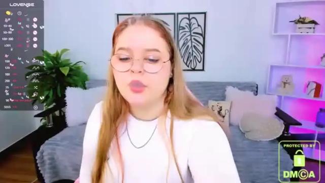 Image 2 of _oliviaaa_ Stream on Chaturbate on 18 months ago