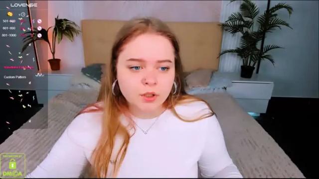 Image 8 of _oliviaaa_ Stream on Chaturbate on 18 months ago