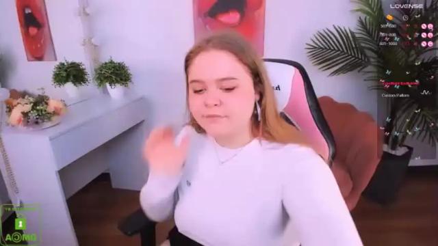 Image 3 of _oliviaaa_ Stream on Chaturbate on 18 months ago