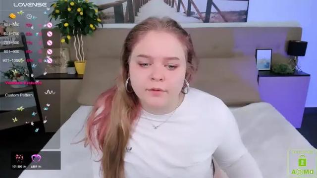 Image 3 of _oliviaaa_ Stream on Chaturbate on 18 months ago