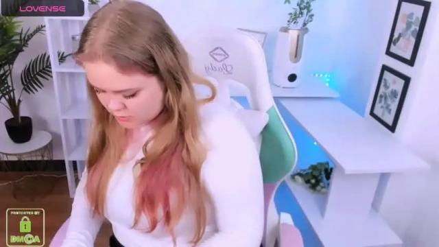 Thumbnail 1, _oliviaaa_'s Stream at Chaturbate, 18 months ago