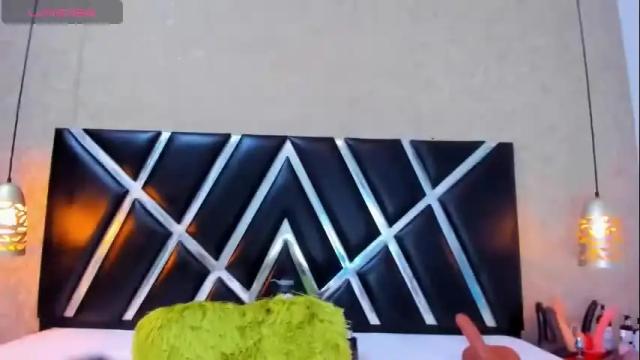 Image 4 of _oliviacarter_ Stream on Chaturbate on 2 months ago
