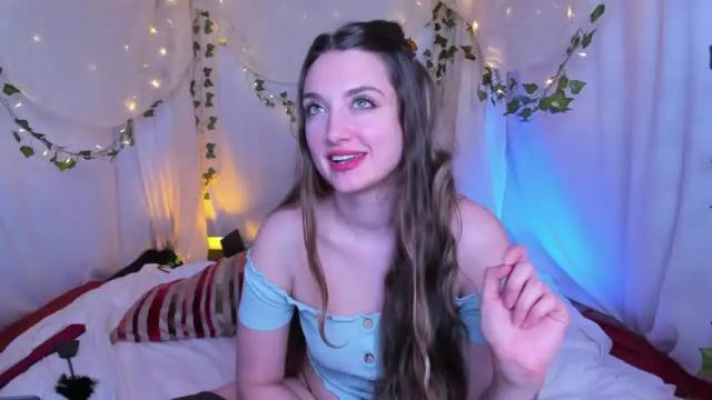 Image 6 of _oliviawolf__ Stream on Chaturbate on 13 months ago