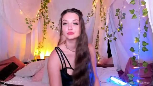 Image 2 of _oliviawolf__ Stream on Chaturbate on 2 months ago