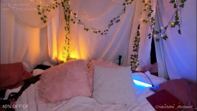 Image 8 of _oliviawolf__ Stream on Chaturbate on 2 months ago