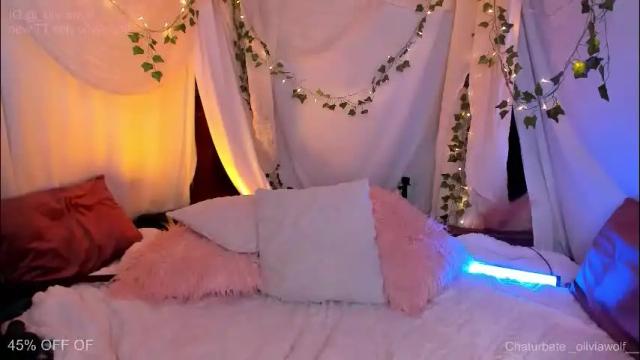 Image 3 of _oliviawolf__ Stream on Chaturbate on 2 months ago