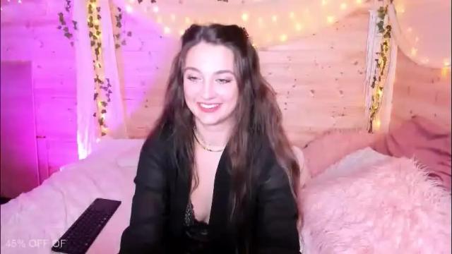 Image 2 of _oliviawolf__ Stream on Chaturbate on 2 months ago