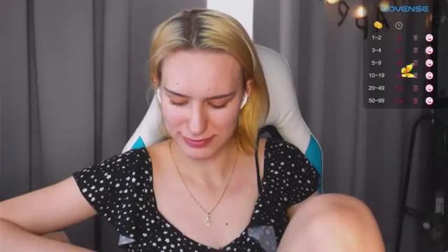 Image 10 of _ramona__ Stream on Chaturbate on 13 months ago