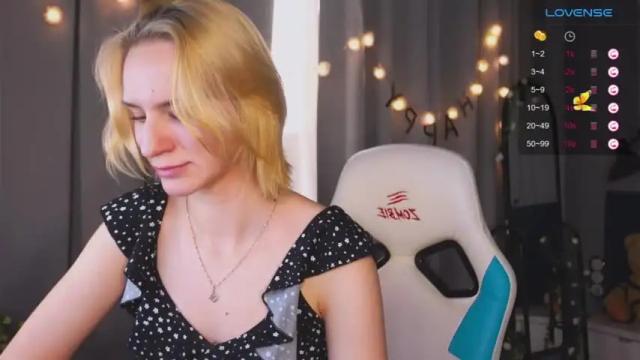 Image 3 of _ramona__ Stream on Chaturbate on 13 months ago