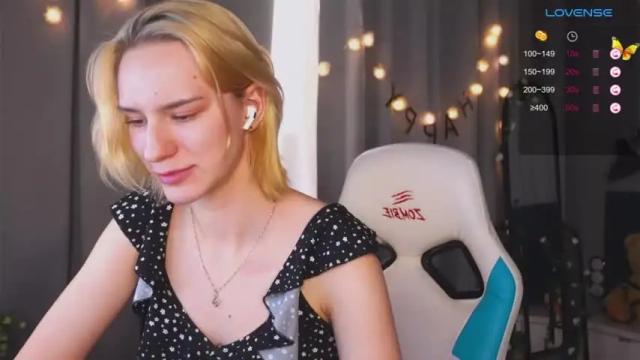 Image 4 of _ramona__ Stream on Chaturbate on 13 months ago