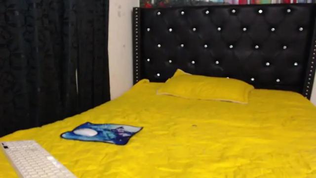 Image 2 of _ravenna_ Stream on Chaturbate on 14 months ago