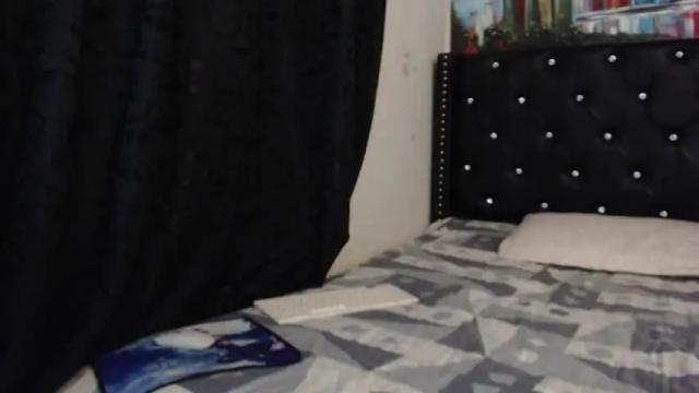 Image 3 of _ravenna_ Stream on Chaturbate on 14 months ago