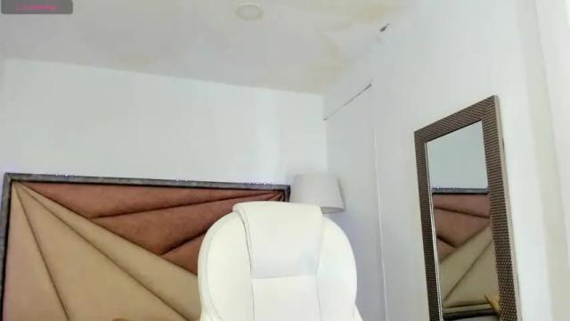 Image 7 of _ravenreyes Stream on Chaturbate on 15 months ago